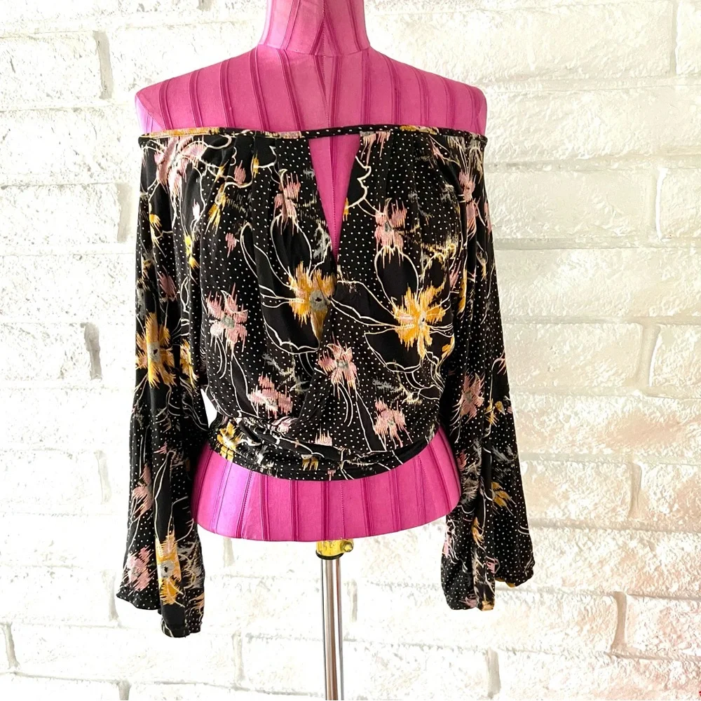 Free People Off the Shoulder Floral Top Medium T58